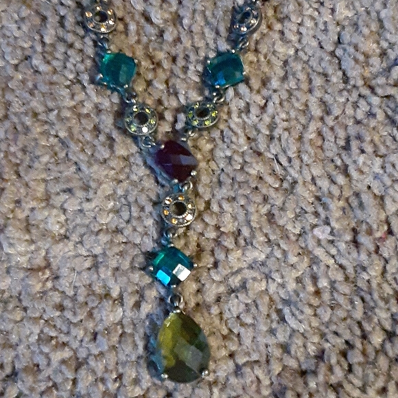 Gorgeous Necklace - Picture 3 of 3